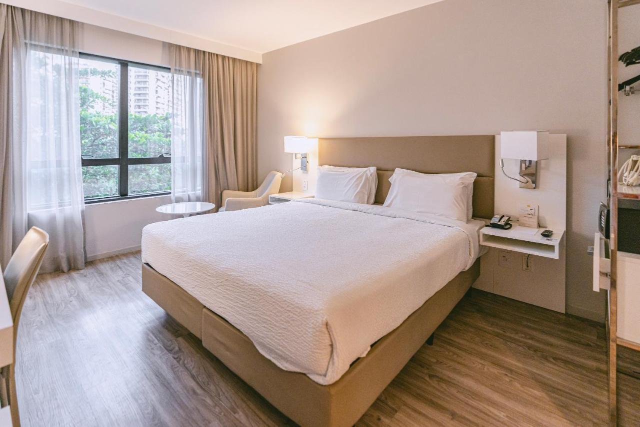 Radisson Rio De Janeiro Barra Hotel Luaran gambar A room at the hotel