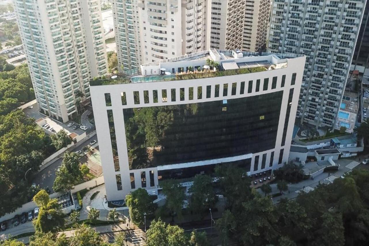 Radisson Rio De Janeiro Barra Hotel Luaran gambar Aerial view of the building