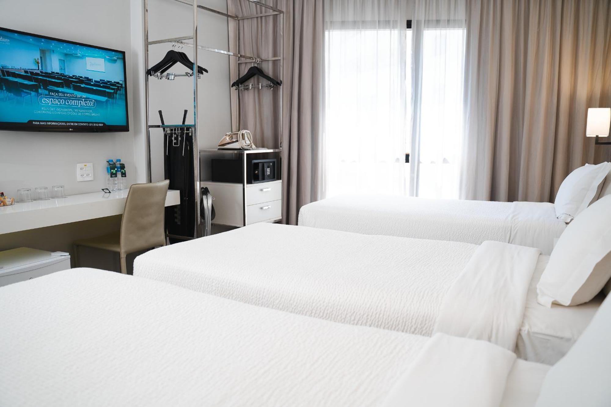 Radisson Rio De Janeiro Barra Hotel Luaran gambar A room at the hotel
