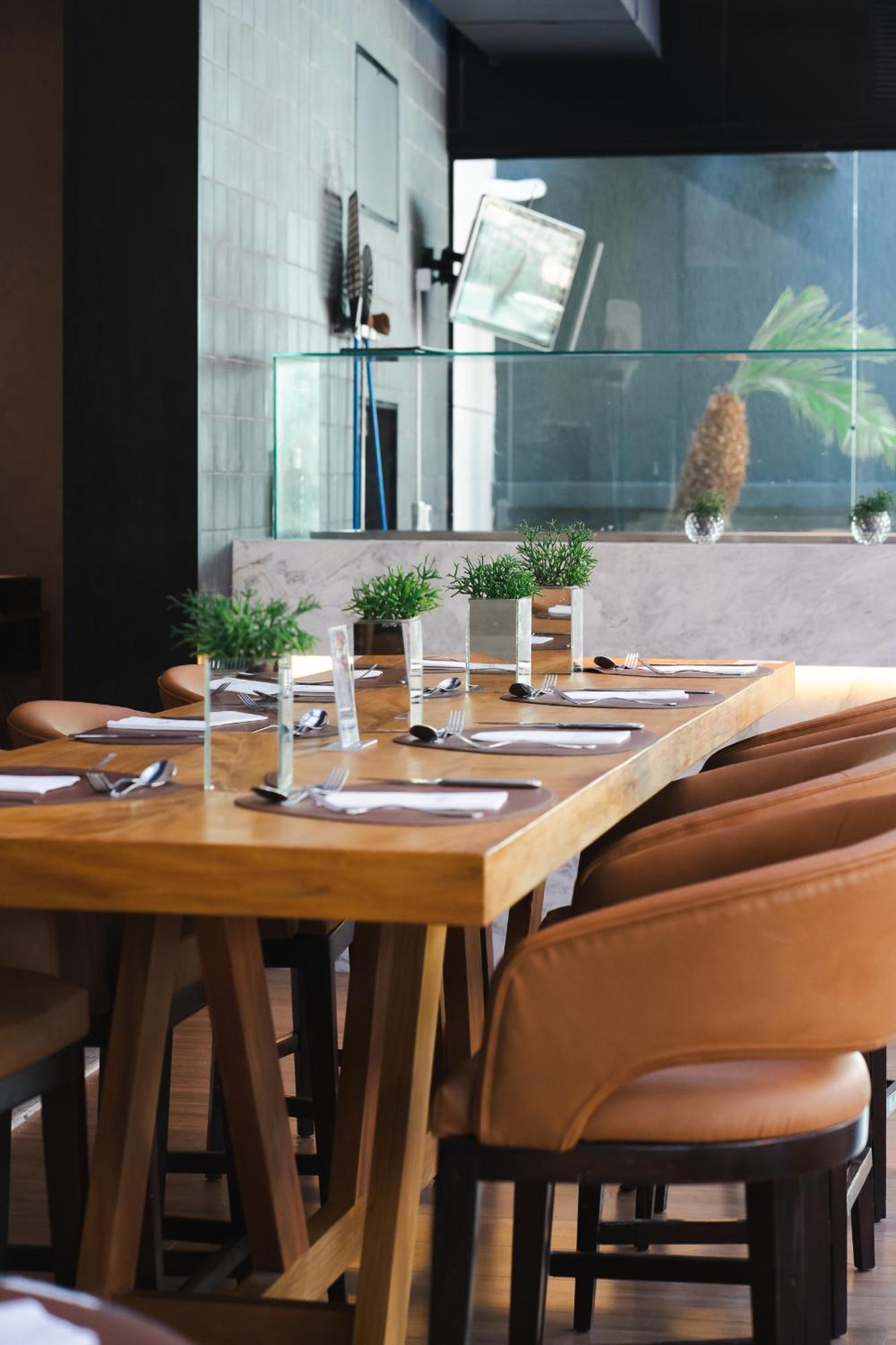 Radisson Rio De Janeiro Barra Hotel Luaran gambar A table set for a meal