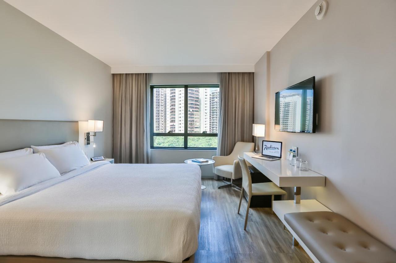 Radisson Rio De Janeiro Barra Hotel Luaran gambar A room at the hotel
